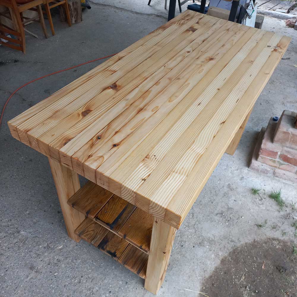 Veronikwood Asztal Reciklikált Anyagból