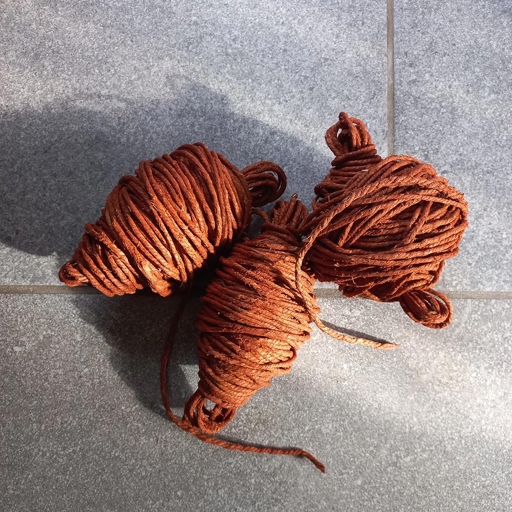 Veronikwood Rozsdavörösre festett kenderzsinór